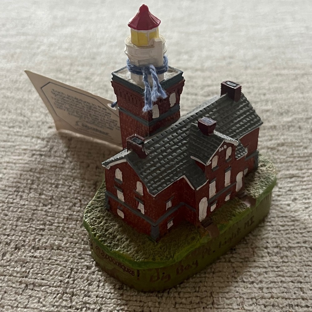 Spoontiques Big Bay Point MI Lighthouse Figurine 9273 Hand Painted Resin Decor